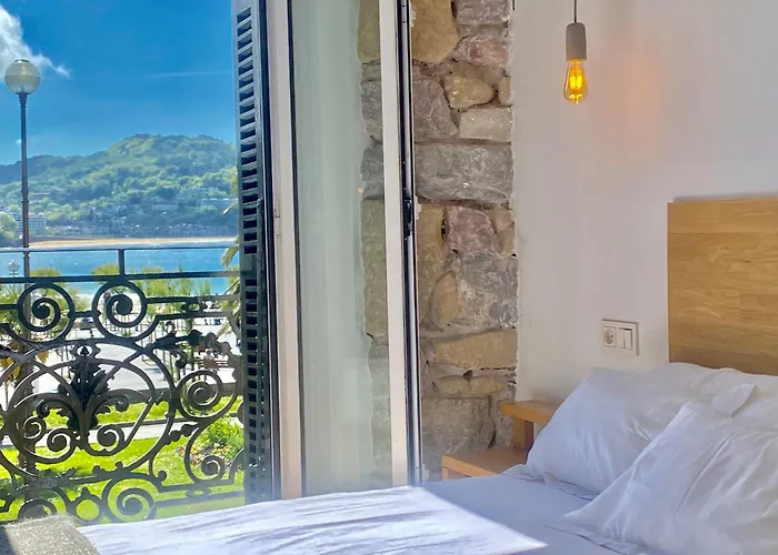 Guest house Miradaalaconcha 3*